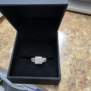 Elegant Silver Diamond Ring